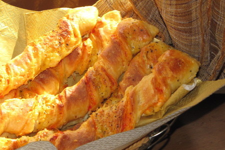 Фото к рецепту: Чудесное тесто и бонус сырные палочки