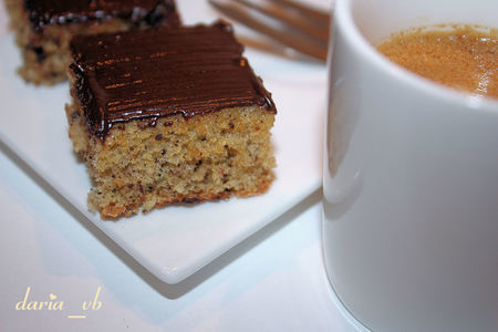 Фото к рецепту: Шоколадно-миндальный бисквит «невесомость»