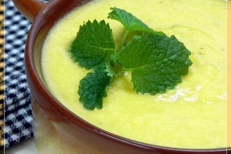 Фото к рецепту: Сливочно-мятный овощной крем-суп