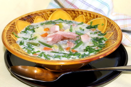 Фото к рецепту: Бельгийский домашний суп с копчёностями