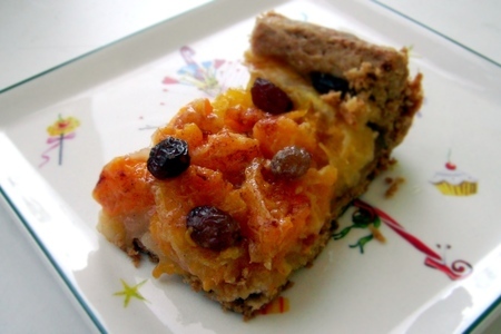 Фото к рецепту: Открытый пирог с апельсинами и корицей