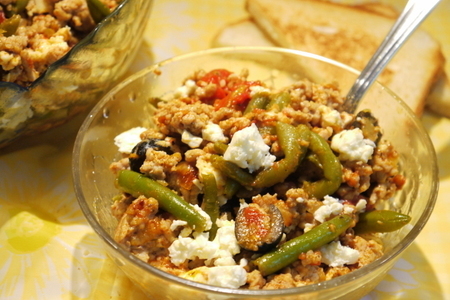 Фото к рецепту: Зеленая фасоль с фаршем по-гречески