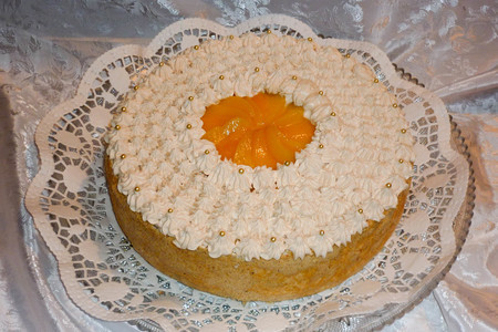Фото к рецепту: Карамельный торт с миндалем и ликером "бэйлис"