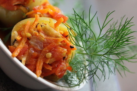Фото к рецепту: Алжан-сандал и фаршированный овощами перец