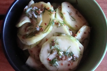 Фото к рецепту: Закуска «мгновенные кабачки»