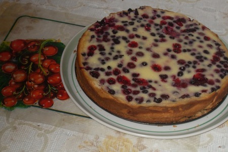 Фото к рецепту: Пирог "ягоды на снегу"