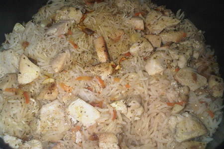 Фото к рецепту: Рис  с грудинкой и овощами-плов в мультиварке (типа узбекского)