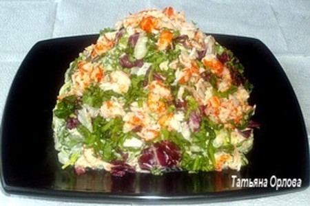 Фото к рецепту: Картофельный салат с раковыми шейками