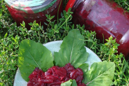 Пикантный салат из свеклы и кабачков