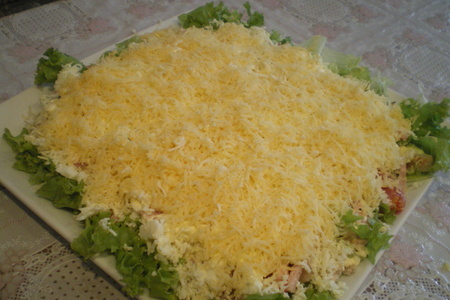 Фото к рецепту: Слоёный куриный салат.