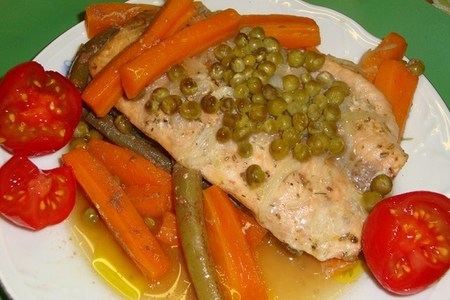 Фото к рецепту: Филе лосося с овощами в пергаменте