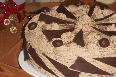 Фото к рецепту: Шоколадно ореховый торт