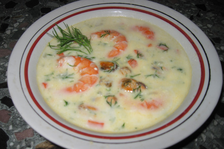 Фото к рецепту: Сырно-морской суп