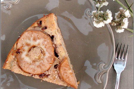 Фото к рецепту: Пирог с грушами,шоколадом и орехами
