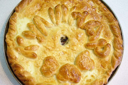 Фото к рецепту: Пирог с картофелем, грибами и яйцами "кулинар"