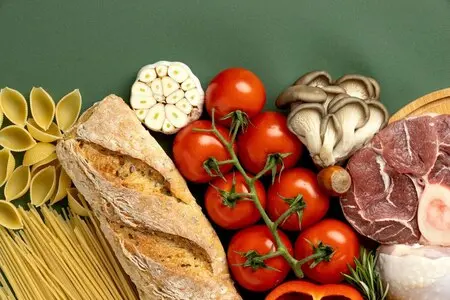 Почему нельзя сочетать огурцы с помидорами и другие факты о еде