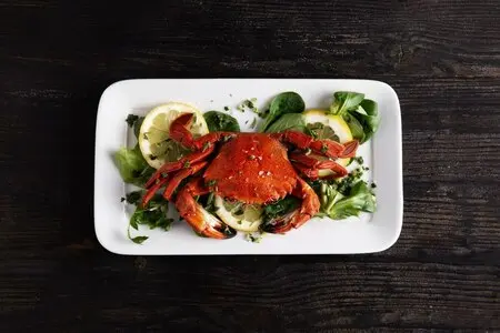Топ-5 салатов с морепродуктами 