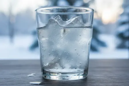 Почему горячая вода замерзает быстрее?