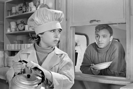Не только заливная рыба: новогодние рецепты из советских фильмов