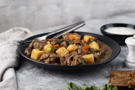 Мясо для тушёной картошки: сравниваем свинину, говядину и курицу по вкусу и времени приготовления