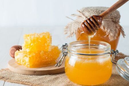 Медовый Спас и Успенский пост: блюда с медом и яблоками