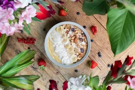 7 вкусных и полезных завтраков из овсяных хлопьев: приготовьте кашу, овсяноблин, выпечку, пп десерты из геркулеса