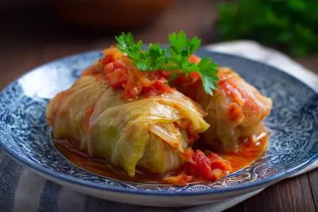 Ленивые голубцы из свежей белокочанной капусты: быстрый и вкусный рецепт каждый день