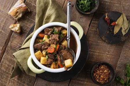 Солянка сборная мясная с разными видами мяса