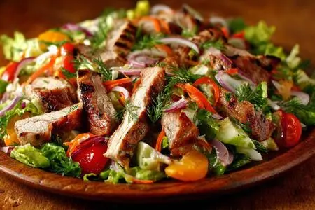 5 очень вкусных салатов со свининой: лучшие рецепты на праздничный стол
