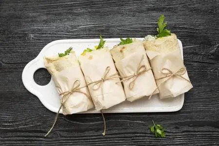 Рулетики из лаваша с крабовыми палочками