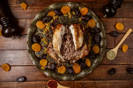 Почему фаршированная курица идеальна для Нового года? Рассказываем!
