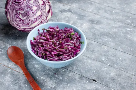 Как приготовить коул слоу: 3 вкуснейших рецепта классического американского салата, из краснокочанной капусты
