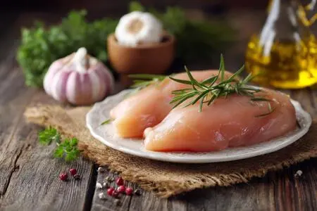 Что приготовить из куриного филе: кулинарный гид по нежному мясу