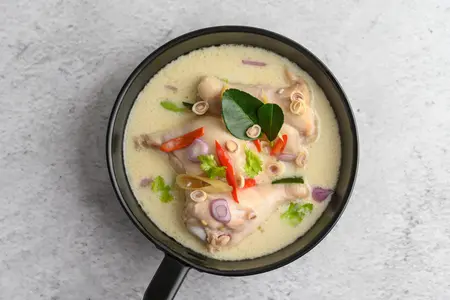 Очень вкусная курица в сливочном соусе на сковороде: лучший рецепт, готовим просто и быстро
