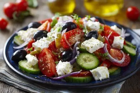 Греческий салат рецепт классический: Секреты подлинного вкуса Средиземноморья