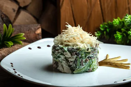 Салат с грибами и огурцом: простой рецепт и пошаговая инструкция