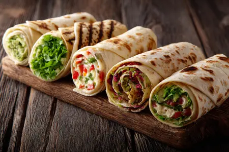 Рулетики из Лаваша с Разными Начинками: Быстро, Вкусно и Идеально для Стола