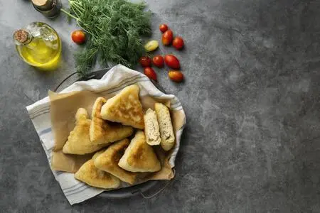 Мини‑пирожки с брынзой для фуршета: порционные закуски