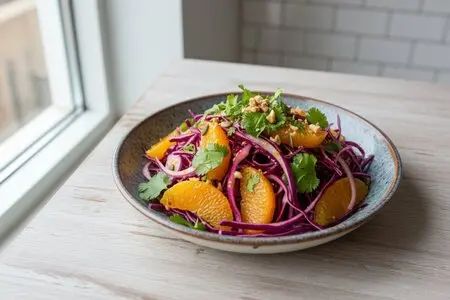 Салат из красной капусты с апельсином - сочное и витаминное блюдо