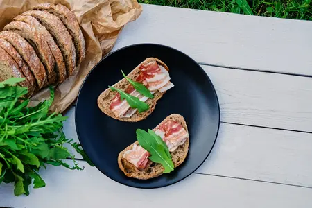 Вяленое мясо в домашних условиях: традиции и рецепты