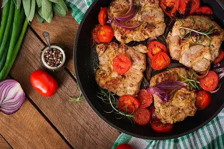 Шашлык: искусство маринования, выбора мяса и идеальной жарки