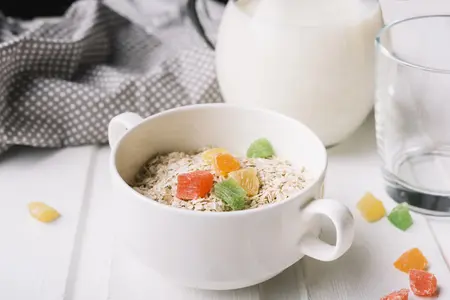 Овсянка с цукатами: вкусный и полезный завтрак для всей семьи