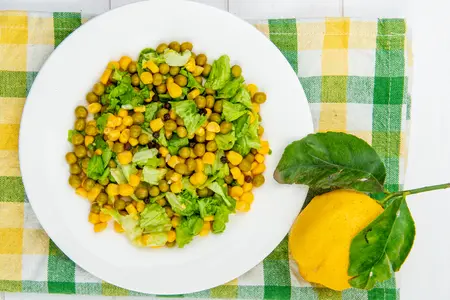 Салаты из чечевицы: разнообразие вкусов, лучшие рецепты и полезные лайфхаки