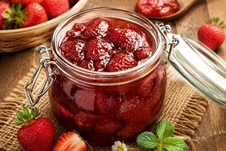 Клубничное варенье с целыми ягодами. Готовим по бабушкиному рецепту