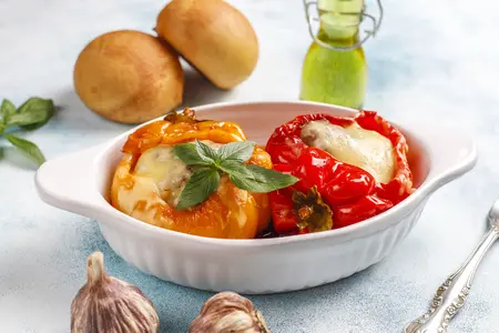 Запечённые перцы с начинками: от мясных до овощных - лучшие рецепты и лайфхаки