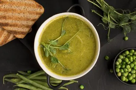 Зелёный гороховый суп: рецепты, лайфхаки и секреты насыщенного вкуса