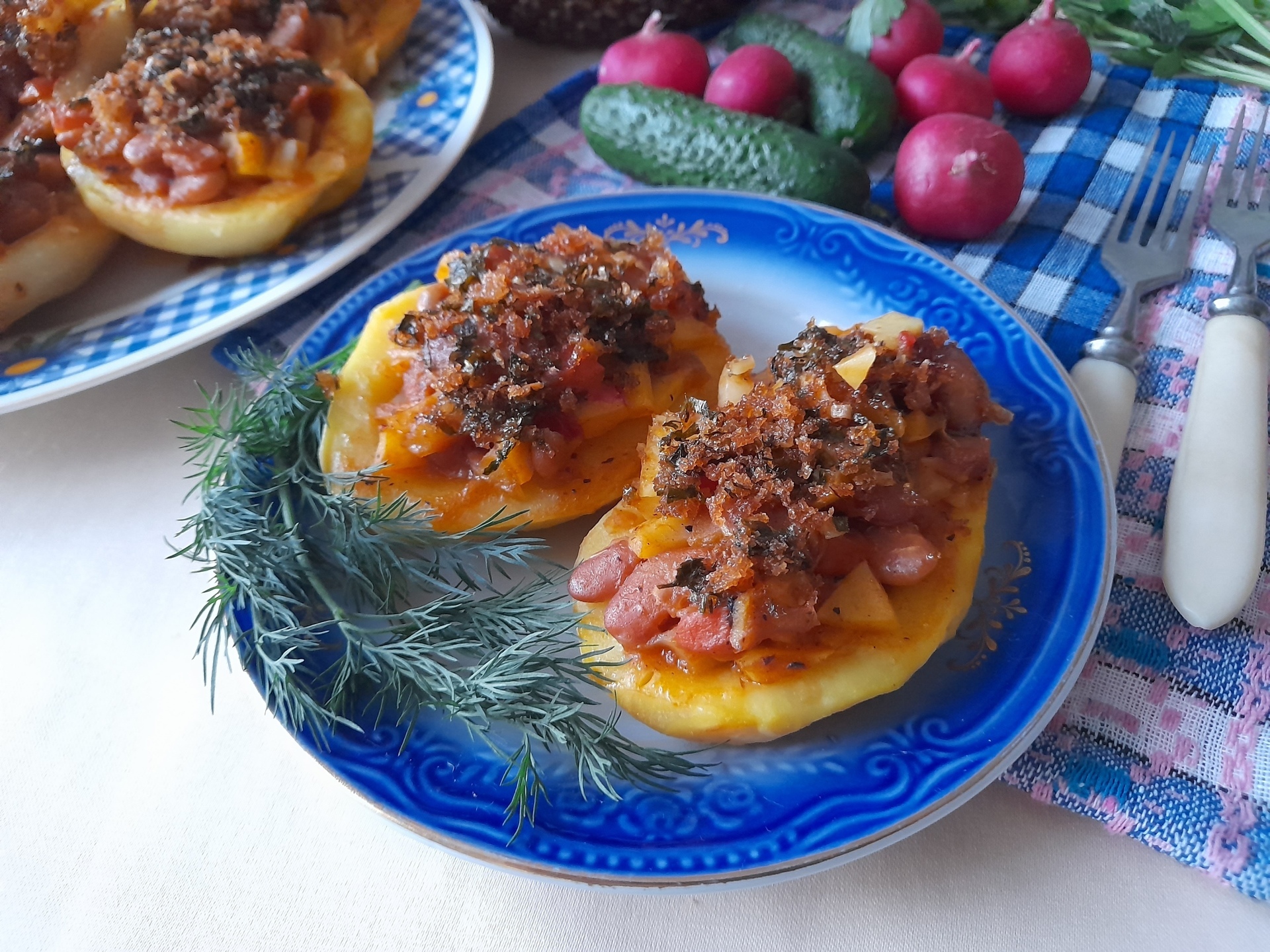 Фаршированный картофель, запеченный на гриле