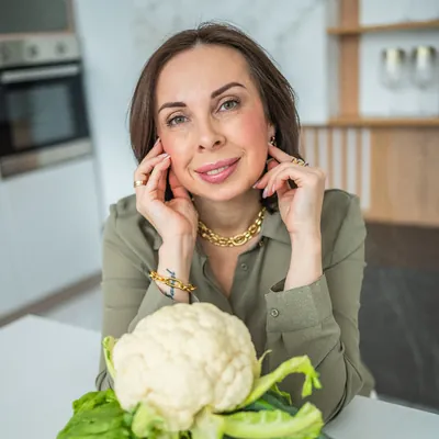 name='Елена Желянина' description='<p>Эксперт по питанию и активному долголетию, блогер. Помогаю сохранить молодость, здоровье и стройность через питание, образ жизни и научный подход. Автор групповой программы для женщин «СЛИМФОРМ», где главная цель - научиться регулярно выбирать себя, заботиться о своем теле и получать удовольствие от нового образа жизни.</p>\n' picture='d65259a1-1978-4545-9b18-dc6794753582.webp' user_id=None id=37 views_count=None total_count=None avg_views=None url='/author/37' picture_urls=PictureUrls(url='/all_image/author/0/37/d65259a1-1978-4545-9b18-dc6794753582.webp', w450='/all_image/author/0/37/d65259a1-1978-4545-9b18-dc6794753582.webp', large='/all_image/author/0/37/d65259a1-1978-4545-9b18-dc6794753582.webp') seo=SeoModel(h1='Елена Желянина', h2='', title='Елена Желянина - автор на Koolinar.ru', description='Эксперт по питанию и активному долголетию блогер Помогаю сохранить молодость здоровье и стройность через питание образ жизни и научный подход Автор групповой программы для женщин СЛИМФОРМ где главная ', keywords='')