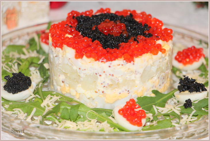 Салат с кальмарами "празднично-новогодний"