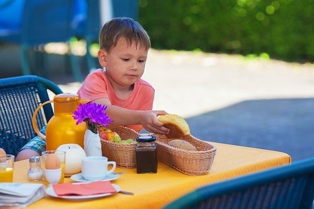 Как приучить ребенка к здоровому питанию